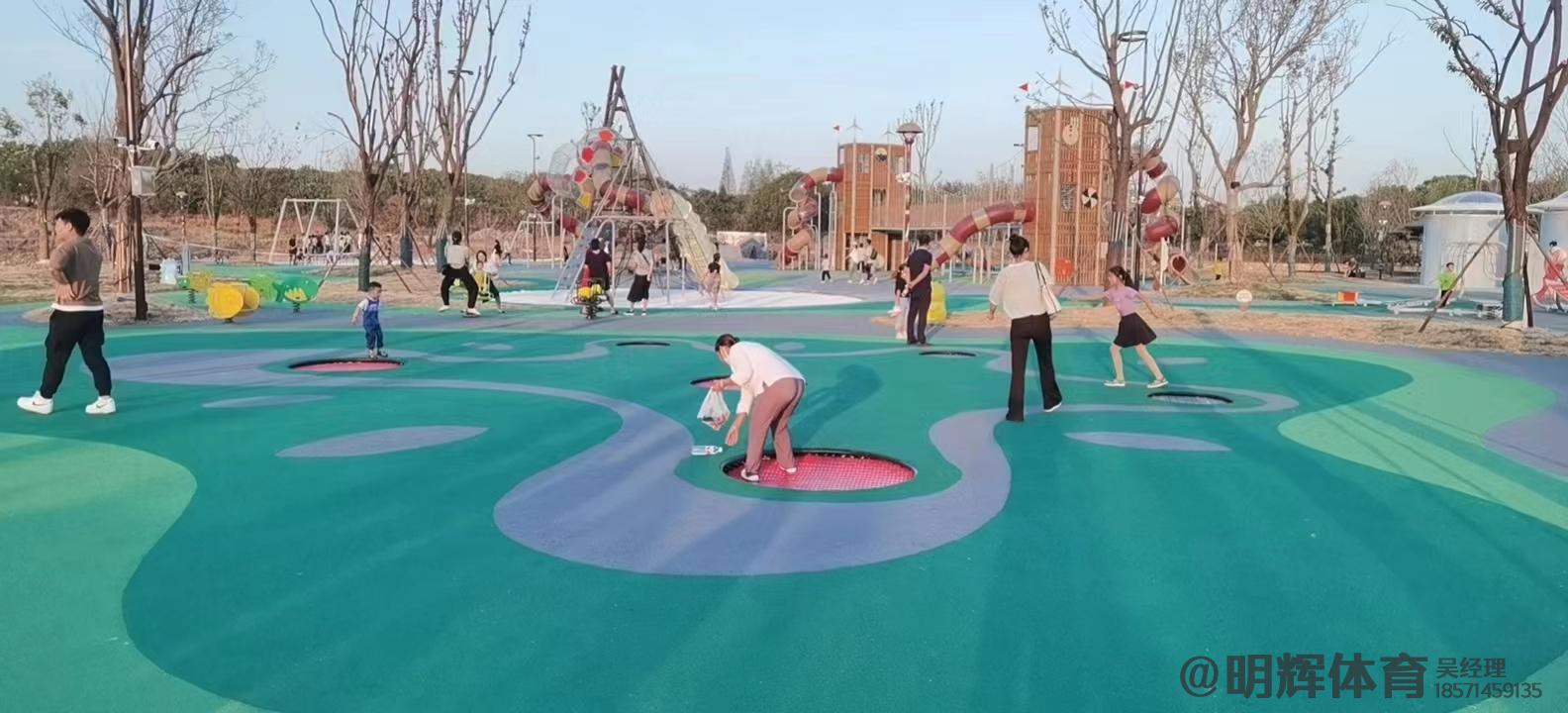 波密公园跑道是用什么材料做成的